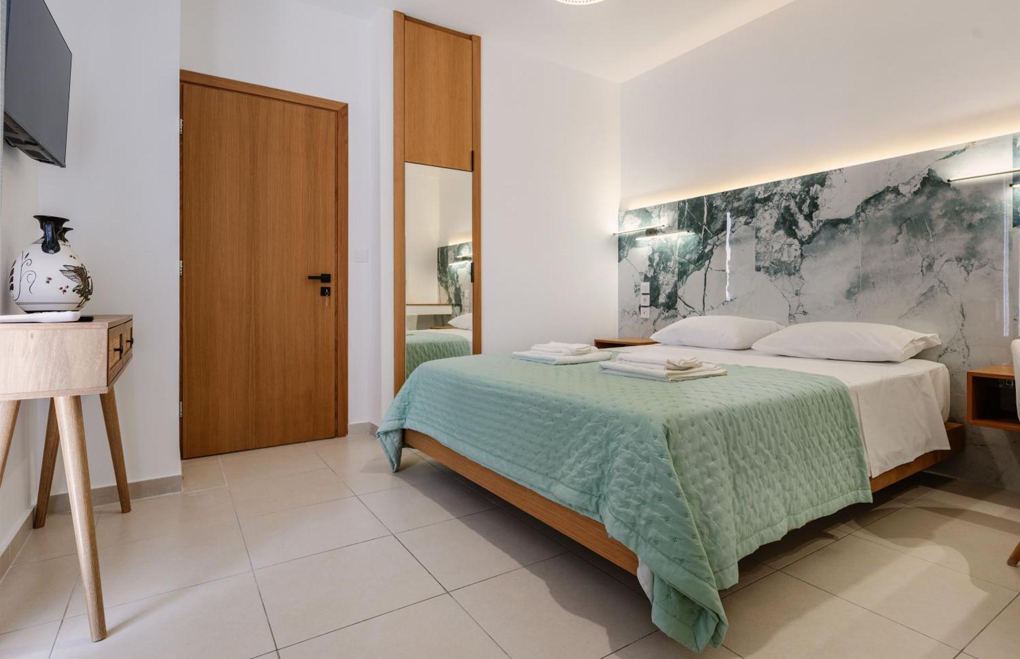 Ionis Seafront Apartment *